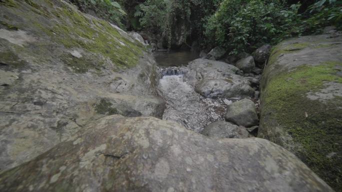 海南五指山热带雨林瀑布流水4k