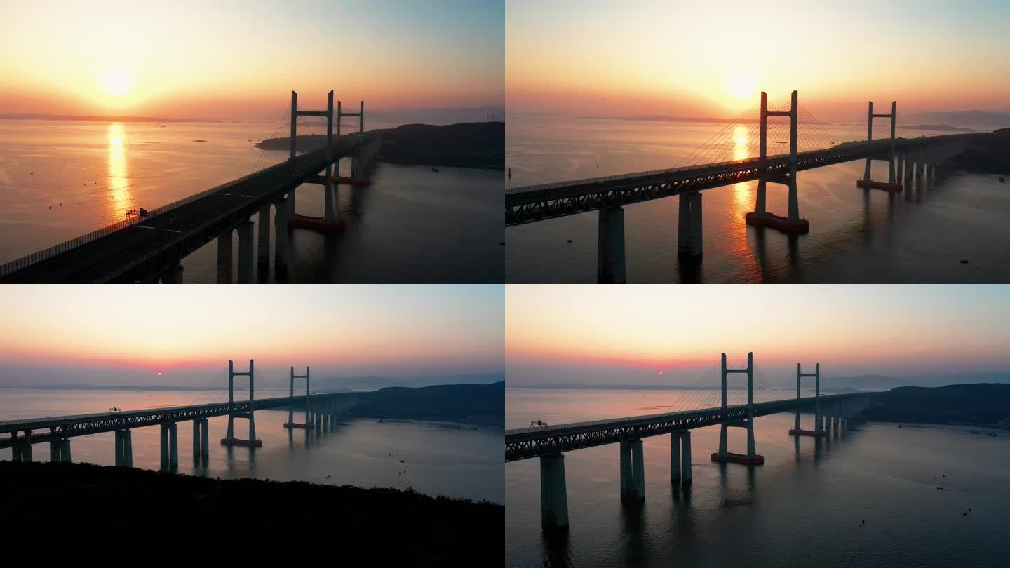 夕阳下的平潭海峡公铁大桥