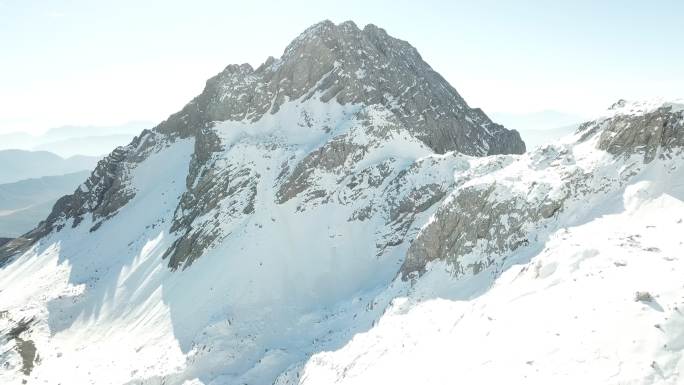 雪山山顶