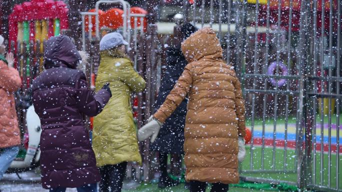 下雪天接孩子2