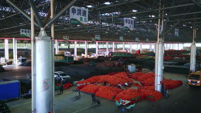 农贸市场繁忙景象蔬菜交易集散地