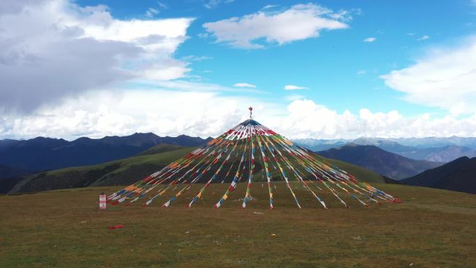 经幡云海远山草原森林大气