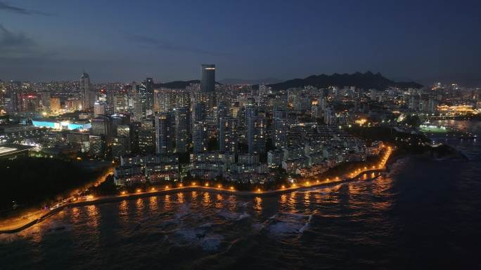 航拍视角青岛海岸线夜景