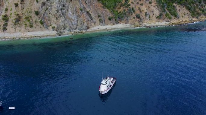 卡塔利娜岛旁边的钓鱼船