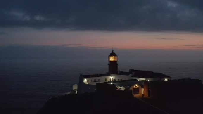 夜景灯塔亮光