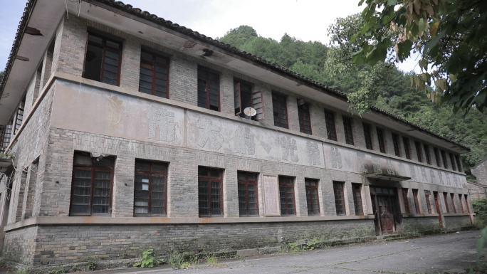 贵州黔东南丹寨县汞矿遗址 老建筑空镜