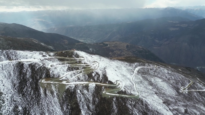 甘孜州巴塘县雪山航拍雪景