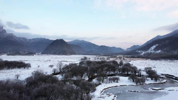 航拍冬天湖北旅游神农架林区雪景自然风景