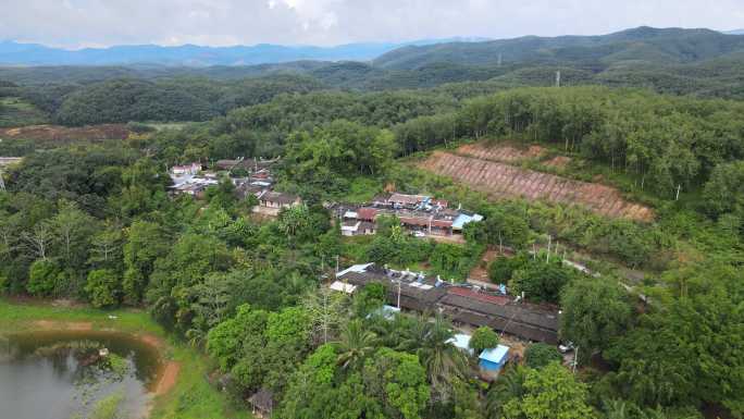 西双版纳热带雨林4K航拍村寨