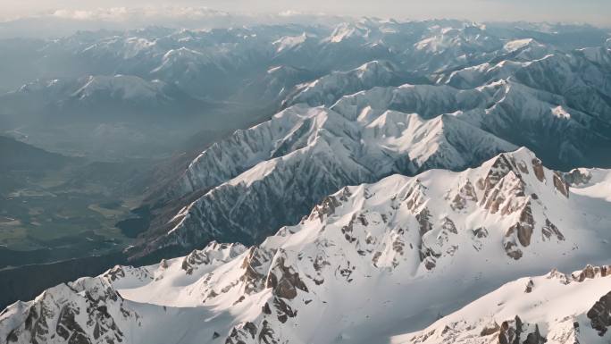 震撼雪山风景航拍