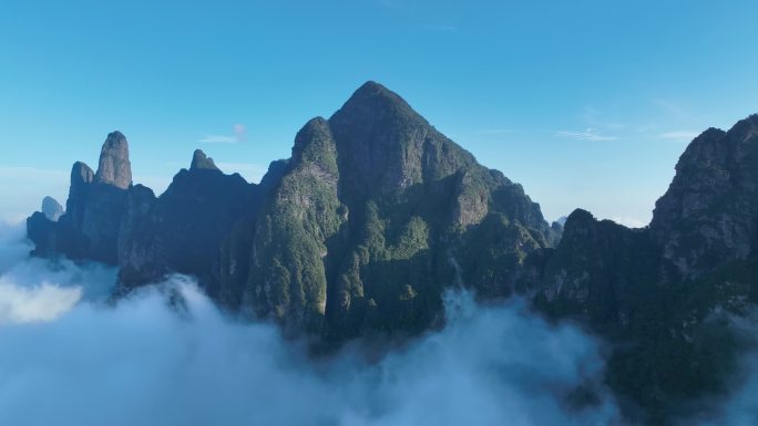 无人机航拍云层之上山峰全景仙山广西圣堂山