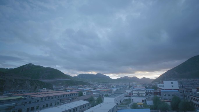 航拍青海省玉树藏族自治州玉树市延时镜头