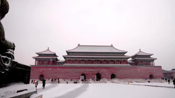 北京故宫紫禁城午门狮子雪景