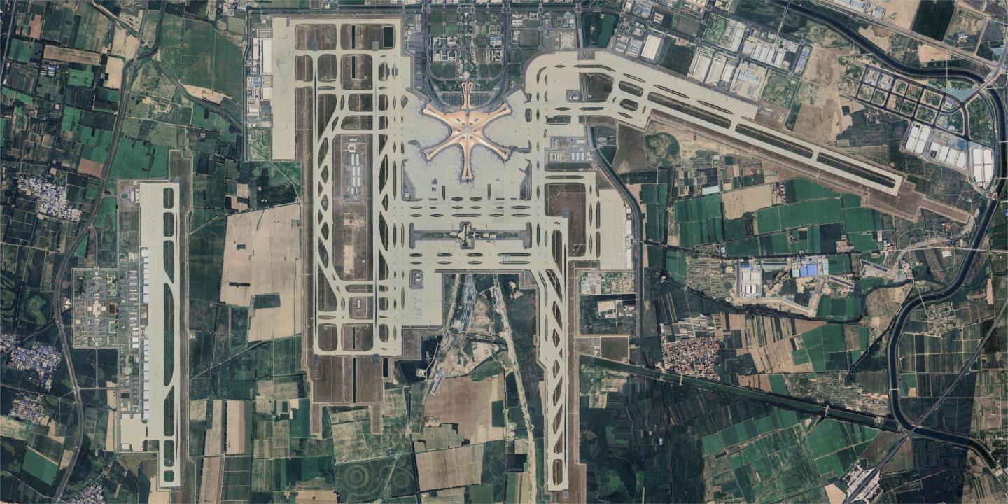 北京大兴机场卫星俯冲