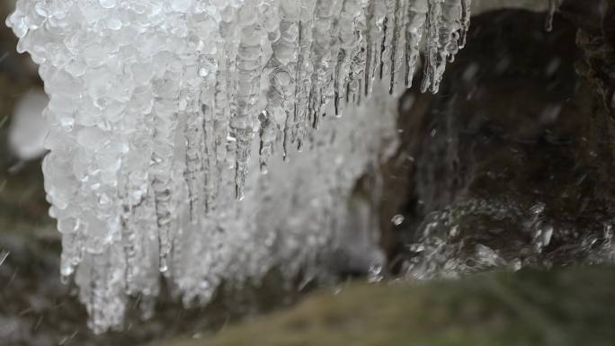 冰雪消融冬去春来