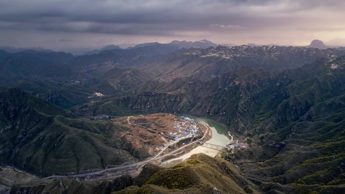 太行山峡谷水磨头渔乡雨雪阴天黄昏延时