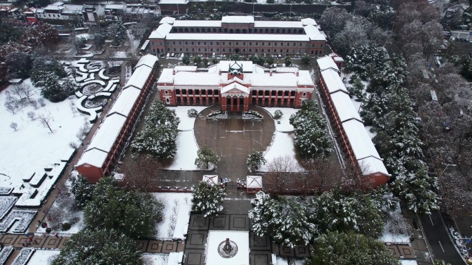 航拍冬天雪景武汉辛亥革命纪念馆鄂军都督府