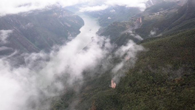 4K长江三峡巫峡长江河道自然风光航拍