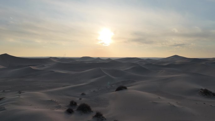 原创航拍新疆哈密沙漠戈壁夕阳