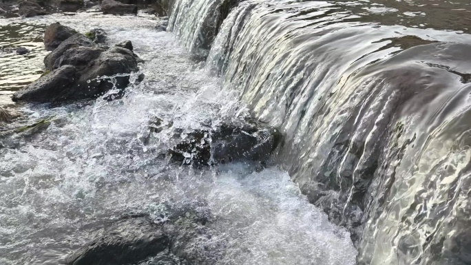 流水水坝溪流水花慢速流水