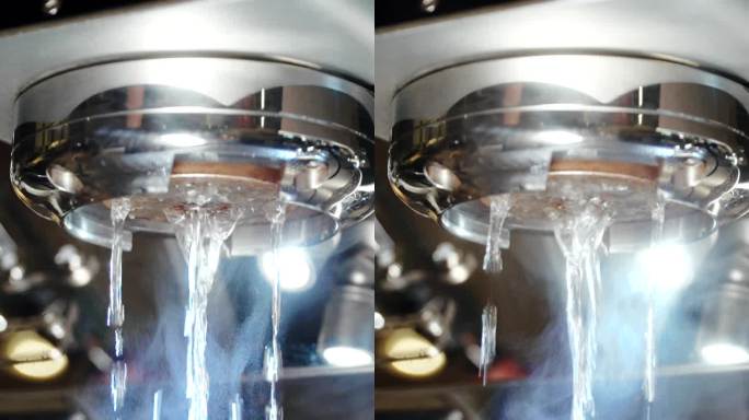 慢动作水流清洗咖啡机器