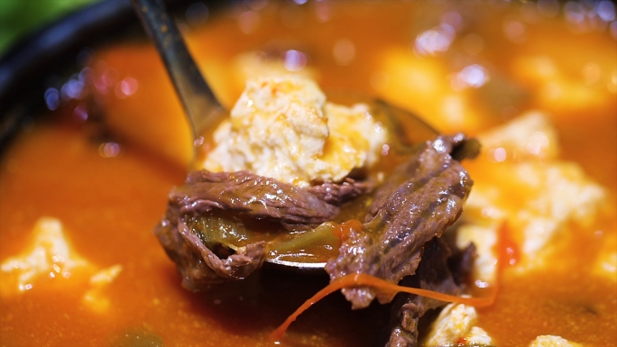 酸汤牛肉火锅