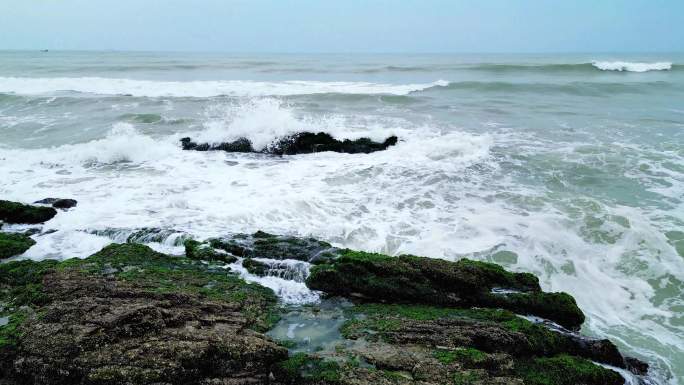 海浪  礁石