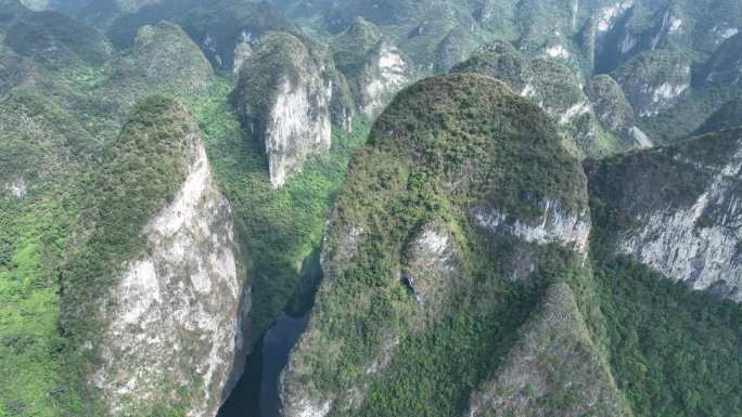 航拍广西河池层峦叠嶂峰林秀丽山水小三峡