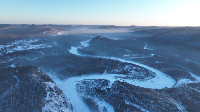 航拍大兴安岭林海雪原冰河黎明