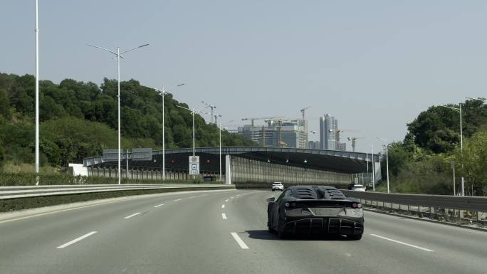 开车行驶在广东高速公路第一视角车窗外风景