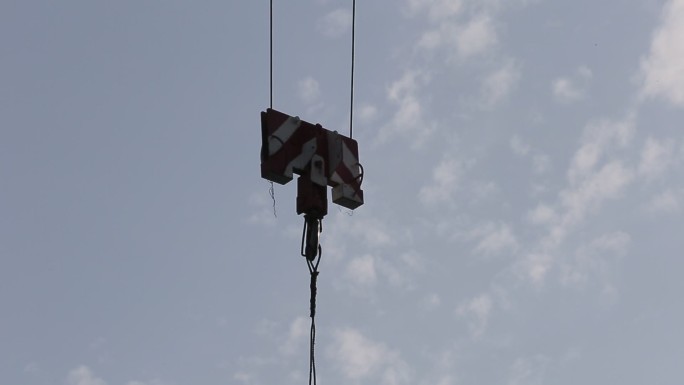 建筑工地 塔吊作业 吊运 高空作业