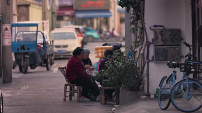 台州市椒江老城区里的老年人的生活百态