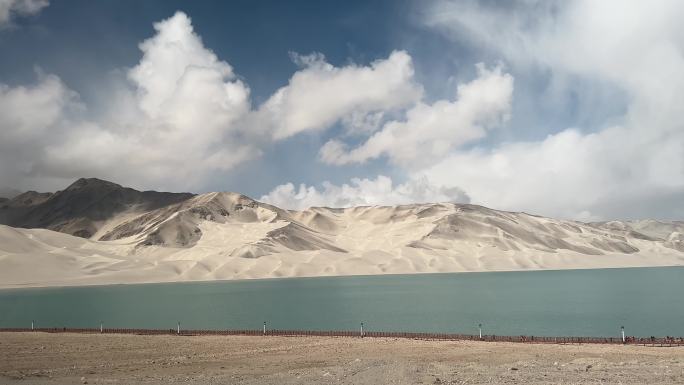 新疆-白沙湖