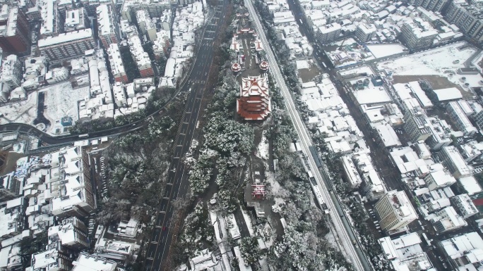 航拍冬天武汉旅游地标黄鹤楼雪景街景