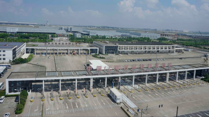 上海自贸区浦东机场综合保税区卡口鸟瞰延时