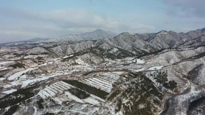 4K航拍雪后群山 下雪后的大山