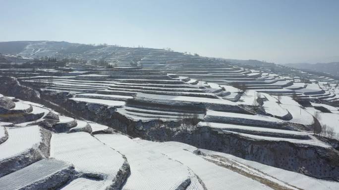 雪后的小山村