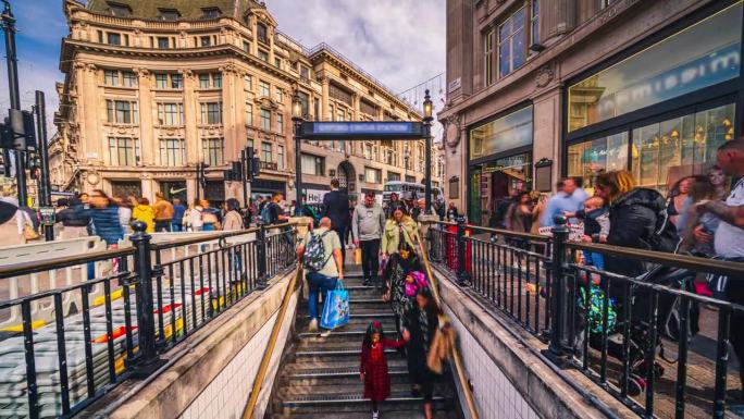 英国伦敦市中心牛津马戏街，上下班的人们在高峰时间行走的时间流逝