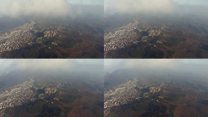 左侧的无人机扫射显示了保加利亚维丁省Belogradchik镇和Belogradchik堡垒的天然岩