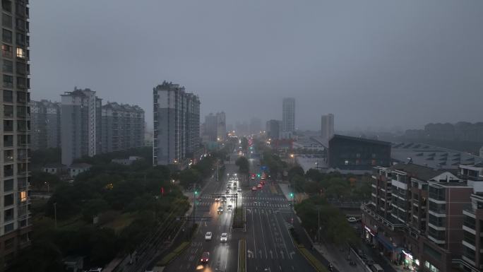 航拍雨雾天气下的昆山城镇风光