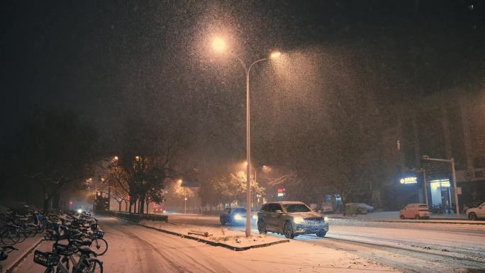 冬天夜晚城市雪景