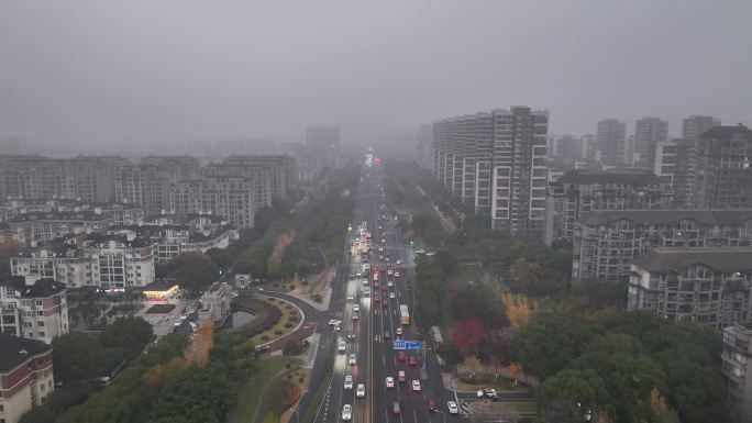 航拍雨雾天气下的昆山城镇风光