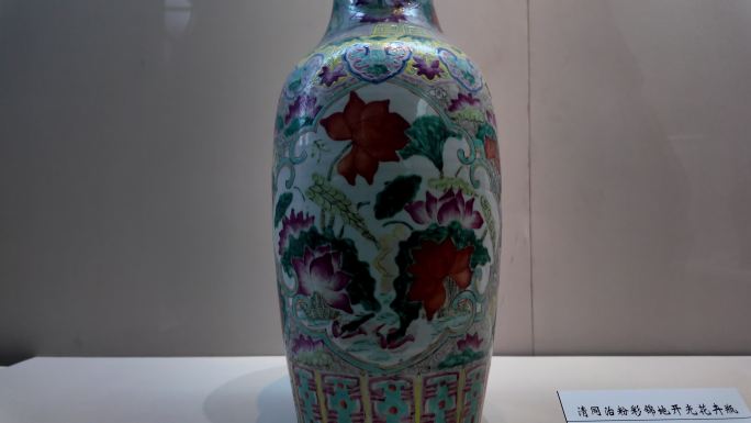 清同治 瓷器  陶瓷 花瓶 古董 博物馆