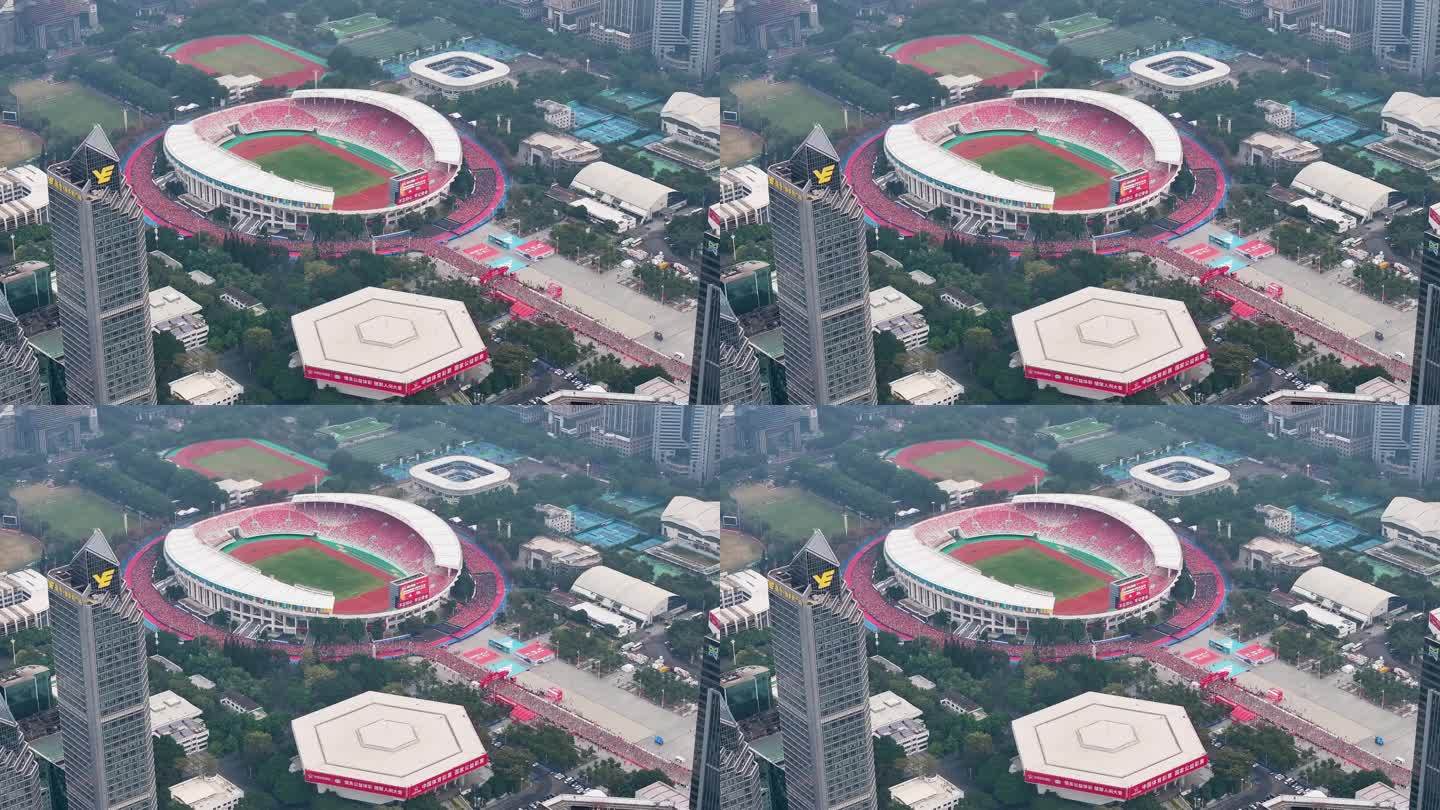 2023广州马拉松跑者从天河体育中心出发