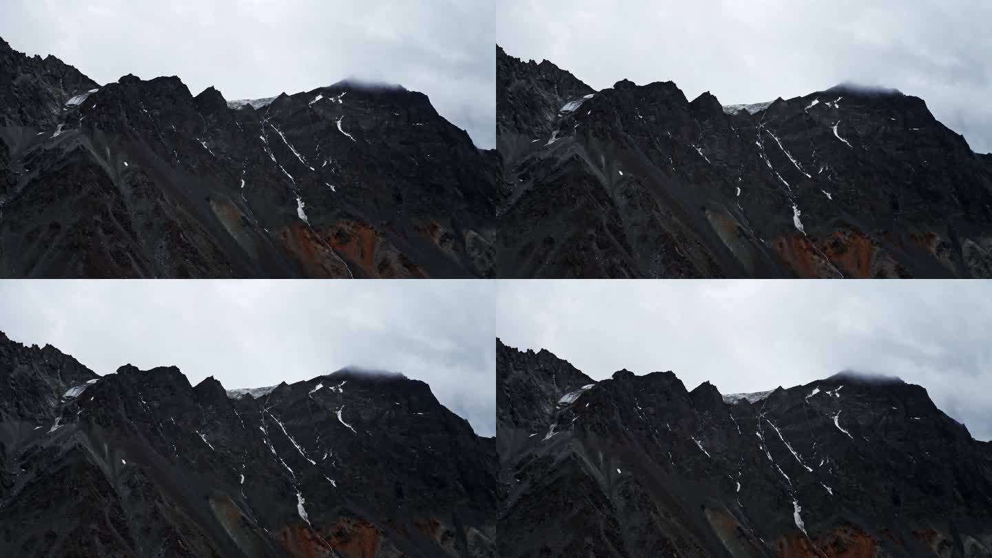 新疆独库公路雪山冰川