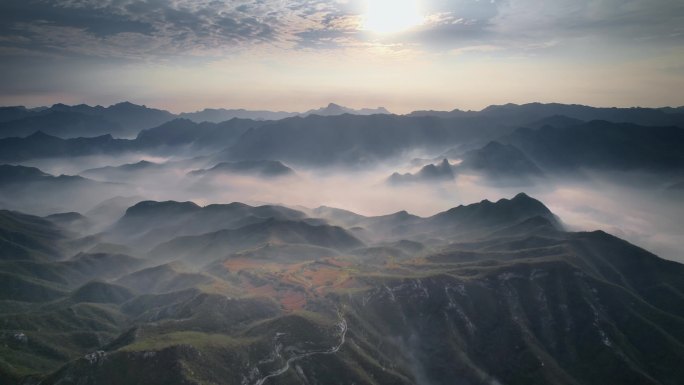 唯美的太行山朝霞云雾