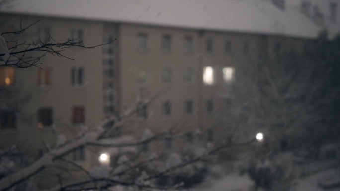 雪，夜，窗景