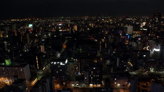 大阪，日本:夜间的奈瓦区鸟瞰图。