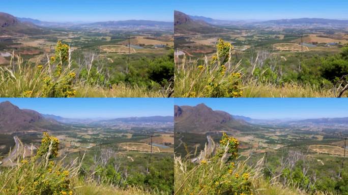 杜·托伊特的克鲁夫山上的芬博斯山，俯瞰南非北开普附近的一座城市。