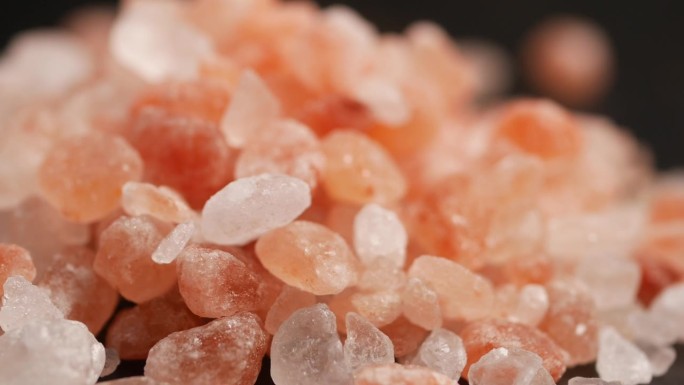 生的干燥的粉红色喜马拉雅盐